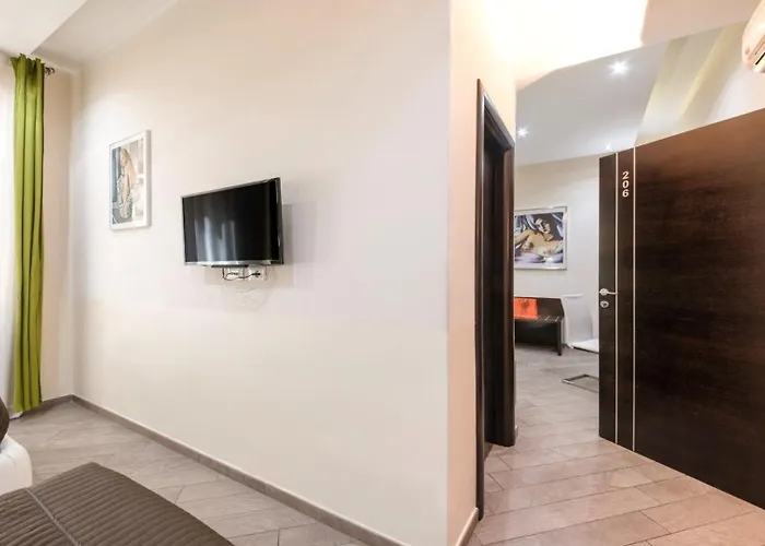 Mia Suites